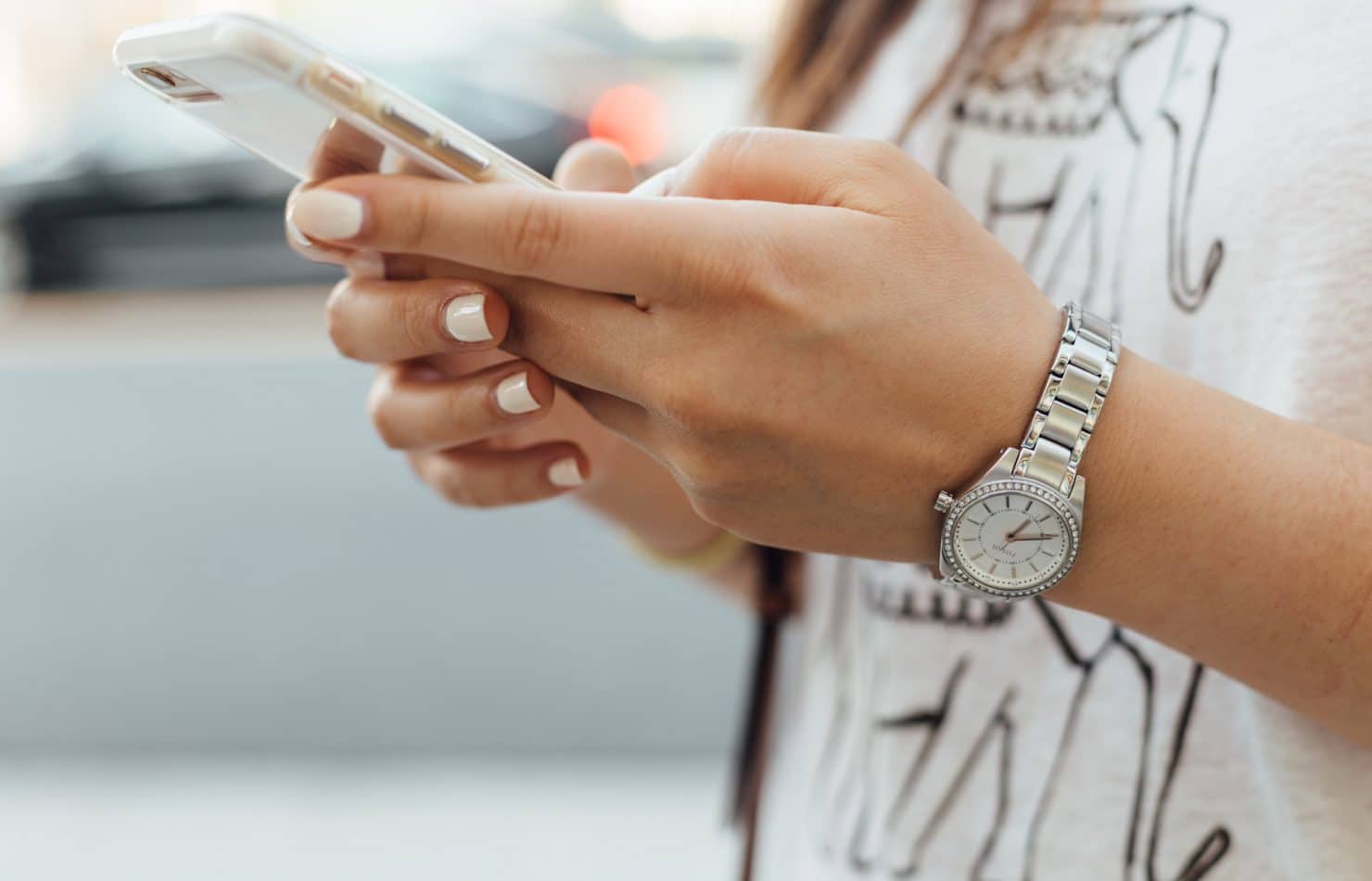 Woman finding how to uninstall app